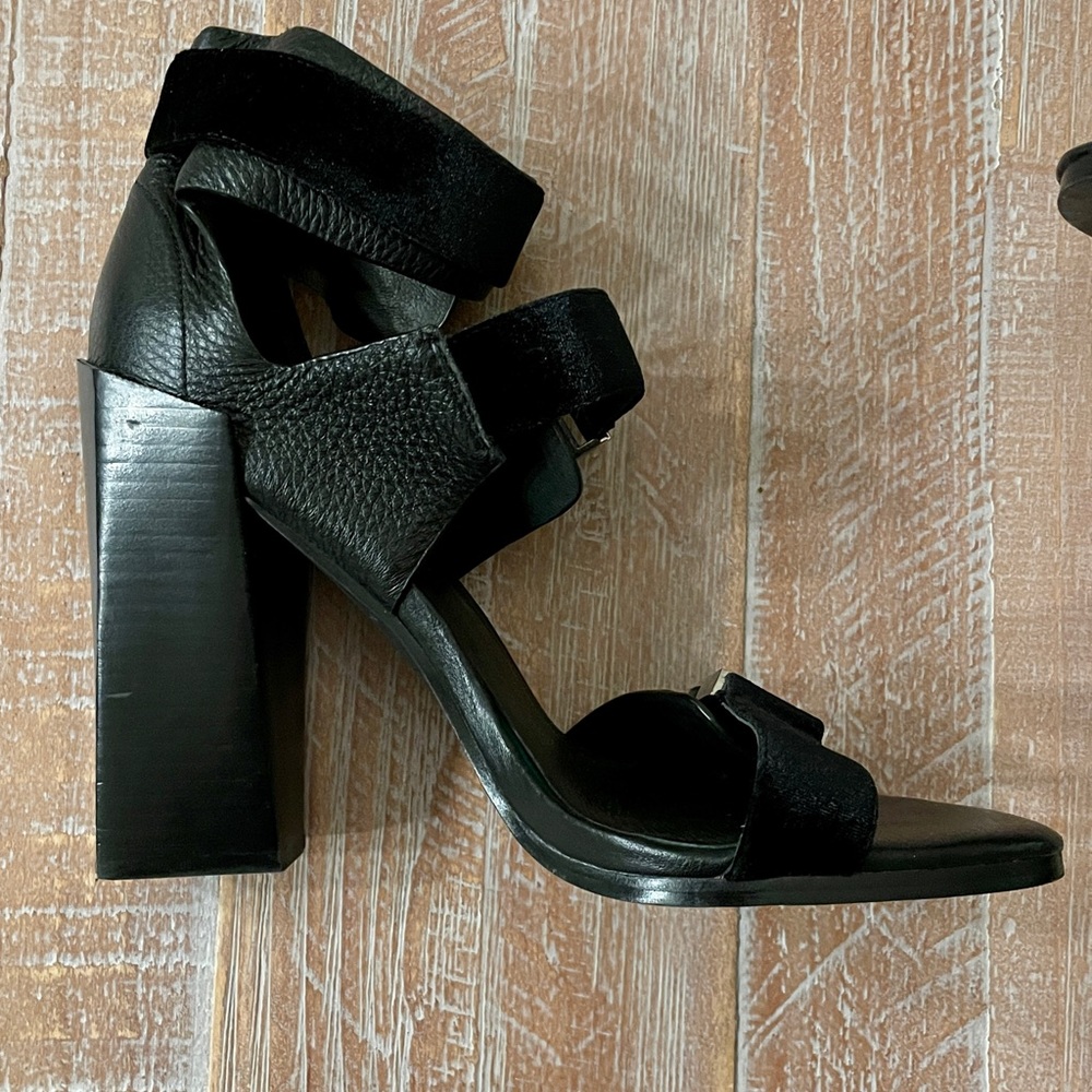 Manning Cartell Transformer Buckle strap block Heels - Picture 10 of 15
